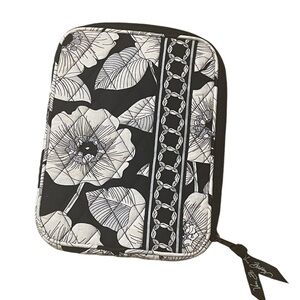 Vera‎ Bradley Tablet Sleeve, Quilted, Zipper Closure, EUC